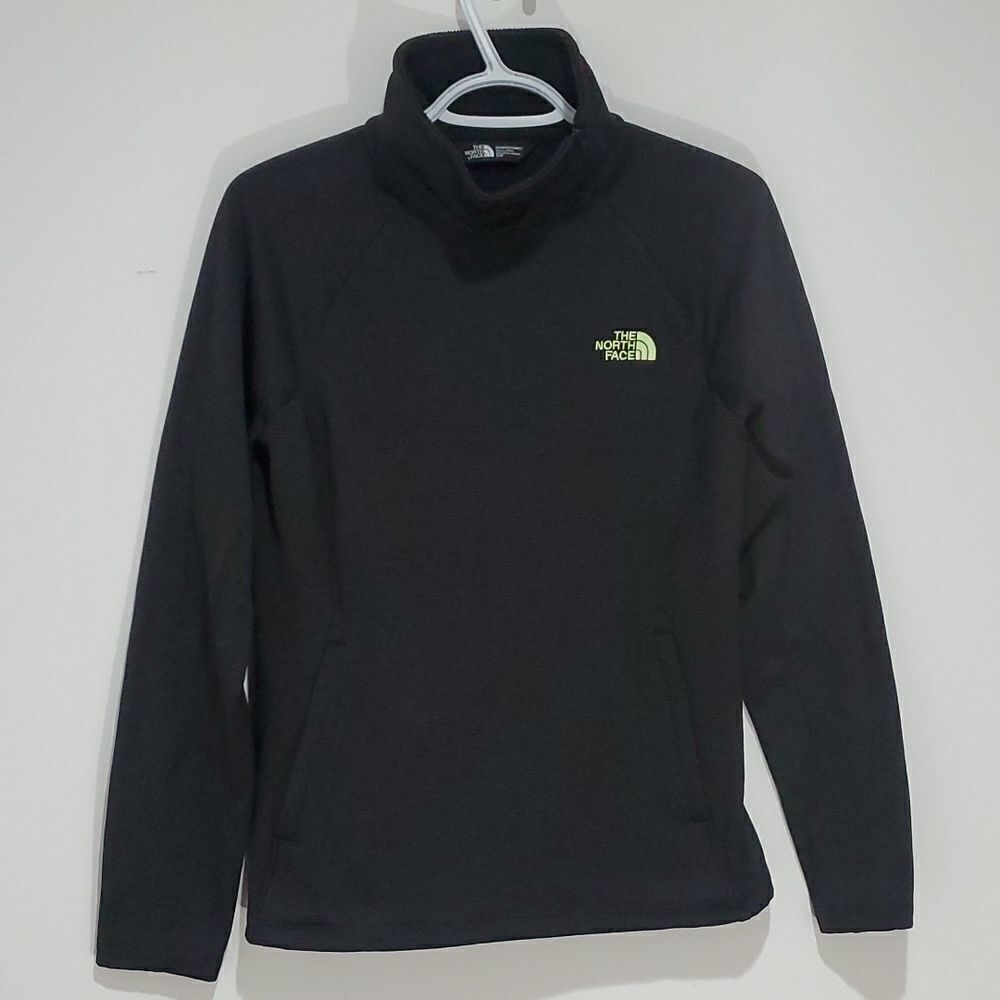 𝅺the North Face small black jacket